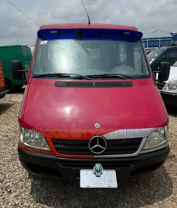 Mercedes-Benz Sprinter 2005 Red · Photo 1