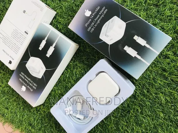 Apple USB C Adapter · Photo 1