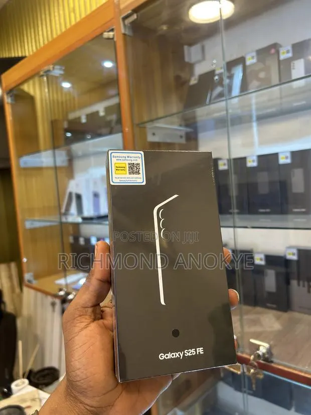 New Samsung Galaxy S25 FE 256 GB Black · Photo 1