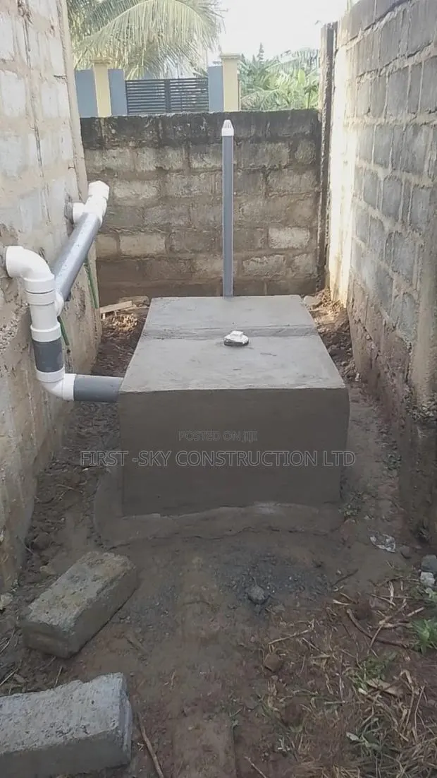 Bio Fill Toilet · Photo 1