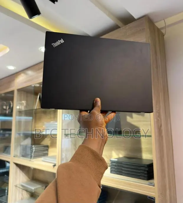 Laptop Lenovo ThinkPad T14 G2 16GB Intel Core i7 SSD 512GB · Photo 1