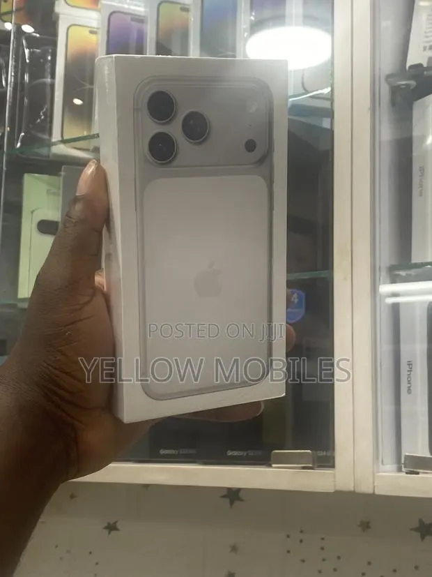 New Apple iPhone 17 Pro Max 1 TB Silver · Photo 1