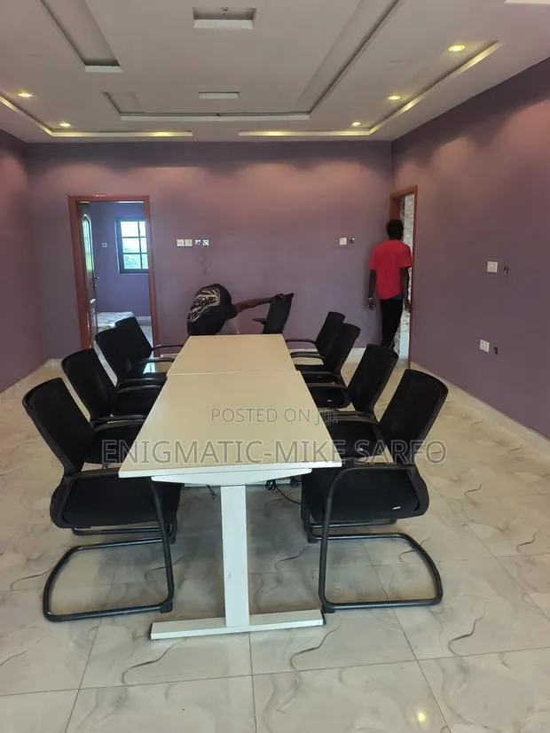 UK Conference Tables Adjustable · Photo 1
