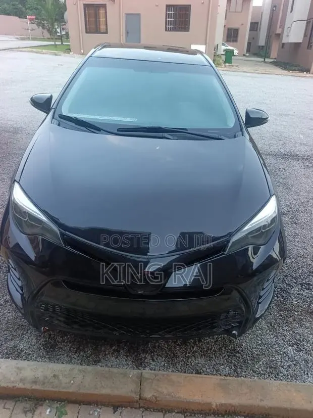 Toyota Corolla 2017 Black · Photo 1