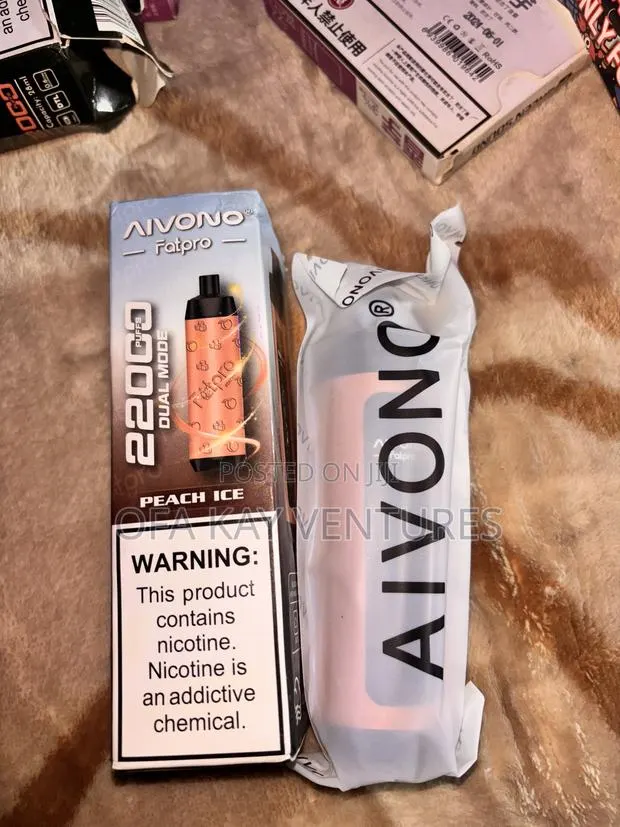 Big Clouds 22000 Puffs Rechargeable Vape Screen Display · Photo 1