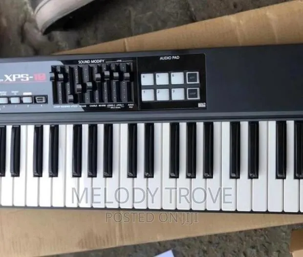 Roland Xps-10 Expandable Synthesize · Photo 1