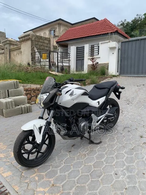 Honda 2018 White · Photo 1
