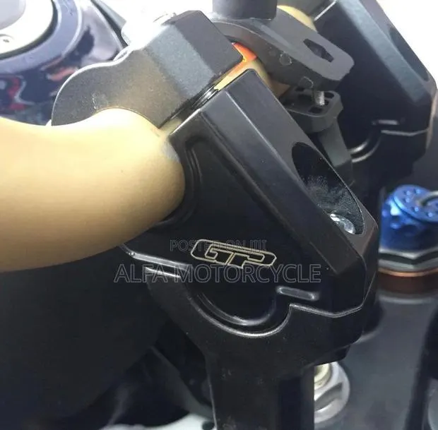 Handlebar Riser Black for Honda Africa Twin CRF1000L / CRF1100L · Photo 1