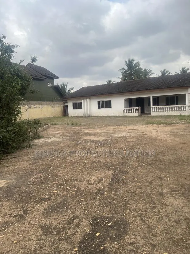 Plot of Land for Sale at North Legon - Winsconsin Area · Photo 1