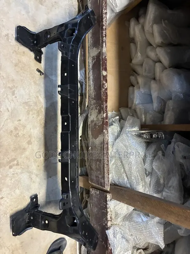 Radiator Support Ford F150 2017-2018-2020-2021 · Photo 1