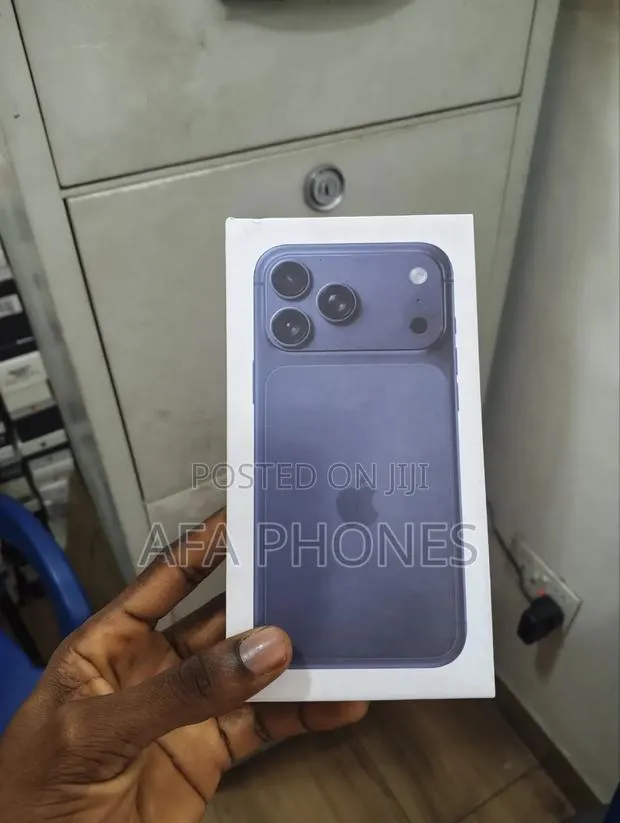 New Apple iPhone 17 Pro 256 GB Blue · Photo 1