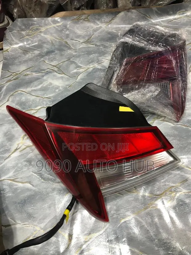 Hyundai Elantra 2021, 2022, 2023, 2024 Taillight–Premium |Foreign Used · Photo 1