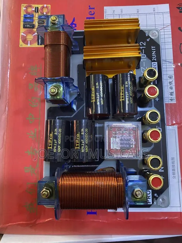 2-Way Speaker Crossover · Photo 1