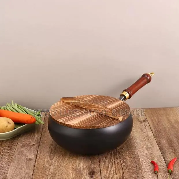 Belly Pot With Wooden Lid 28cm · Photo 1