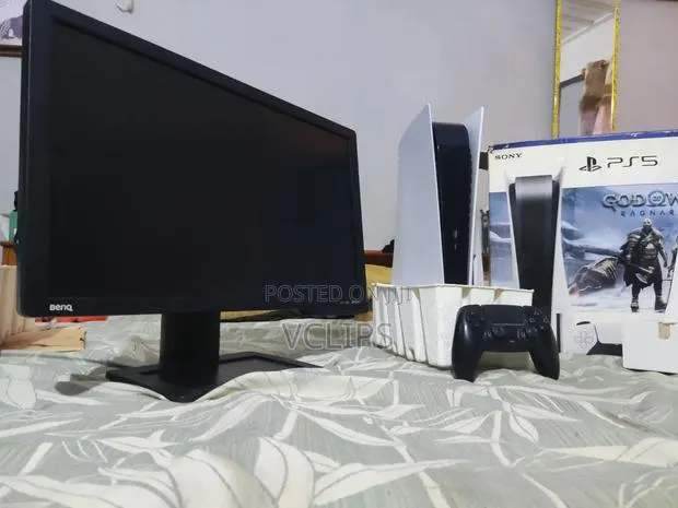 Slightly Used PS5 With 120 Hz Gaming Monitor · Photo 1
