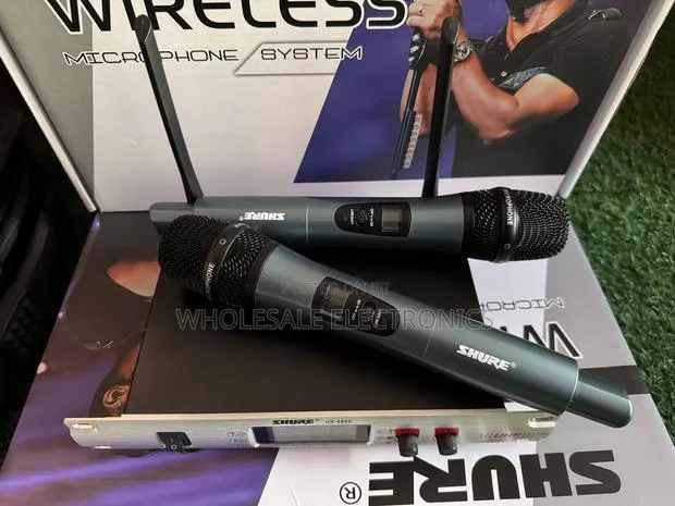 Shure Wireless Microphone U6800 · Photo 1
