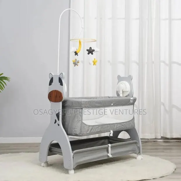 Modern Baby Bedside Bassinet · Photo 2