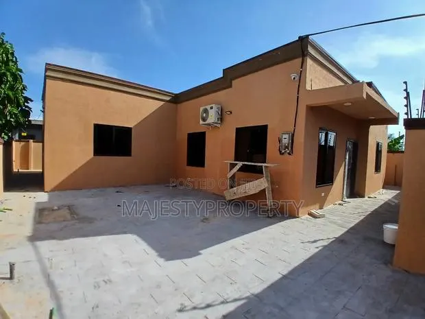 3bdrm House in Batsona, Baatsona Total for sale · Photo 1