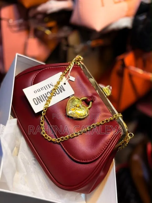 Ladies Classic Side Bag379909 · Photo 1