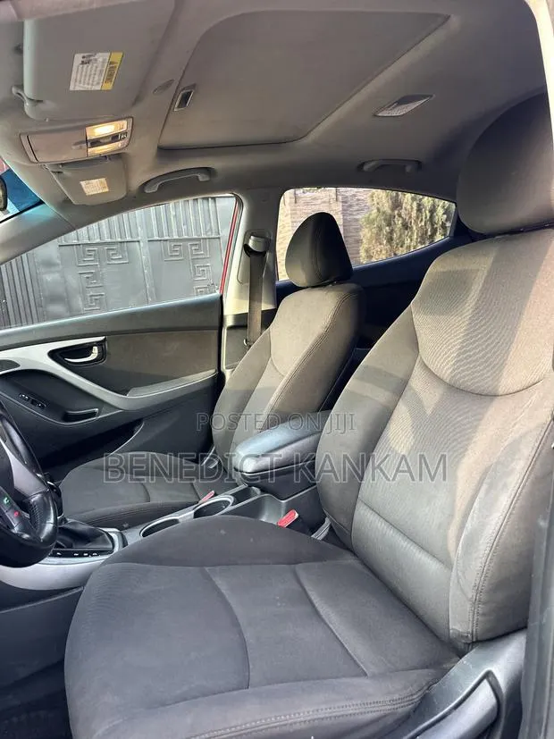 Hyundai Elantra SE 4dr Sedan (1.8L 4cyl 6A) 2015 Burgundy · Photo 1