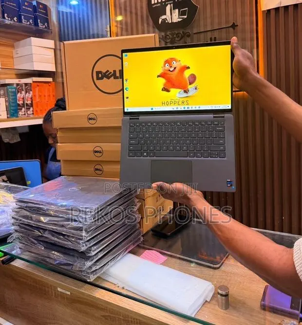 New Laptop Dell Latitude 7410 16GB Intel Core i7 SSD 256GB · Photo 1