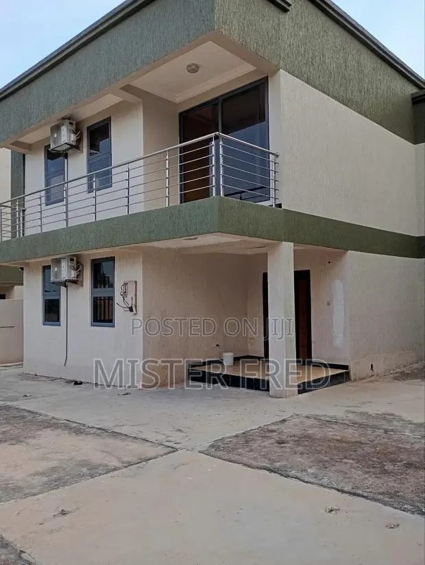 3bdrm Townhouse/Terrace in Kokrobite, Weija for sale · Photo 1