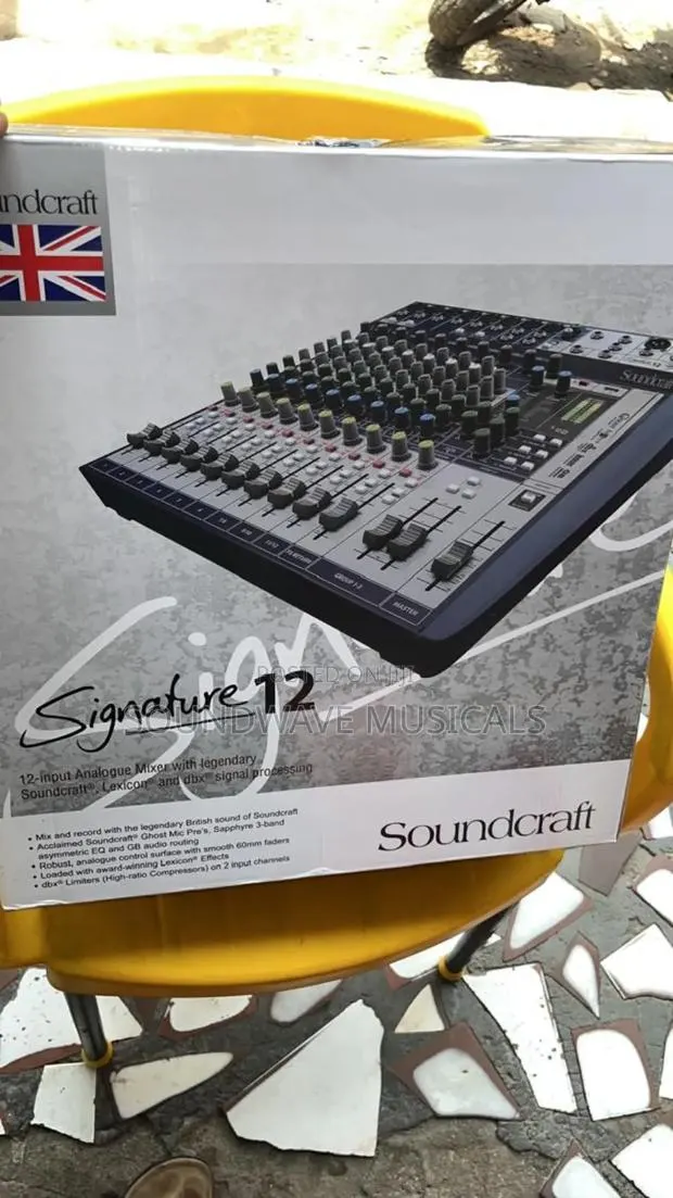 Soundcraft 12 Channel Mixer · Photo 1