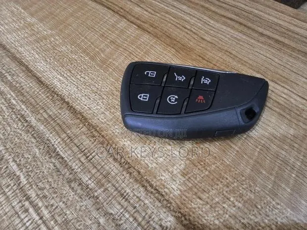 2021 - 2026 Chevrolet Suburban Tahoe Smart Key 6B Hatch / Hatch Glass · Photo 1