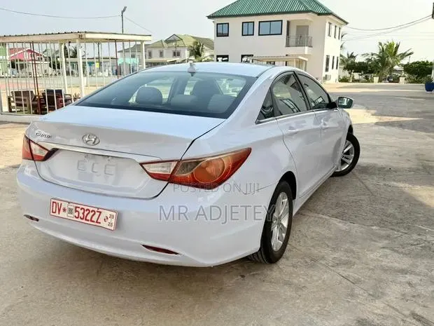 Hyundai Sonata SE 4dr Sedan (2.4L 4cyl 6A) 2014 White · Photo 1