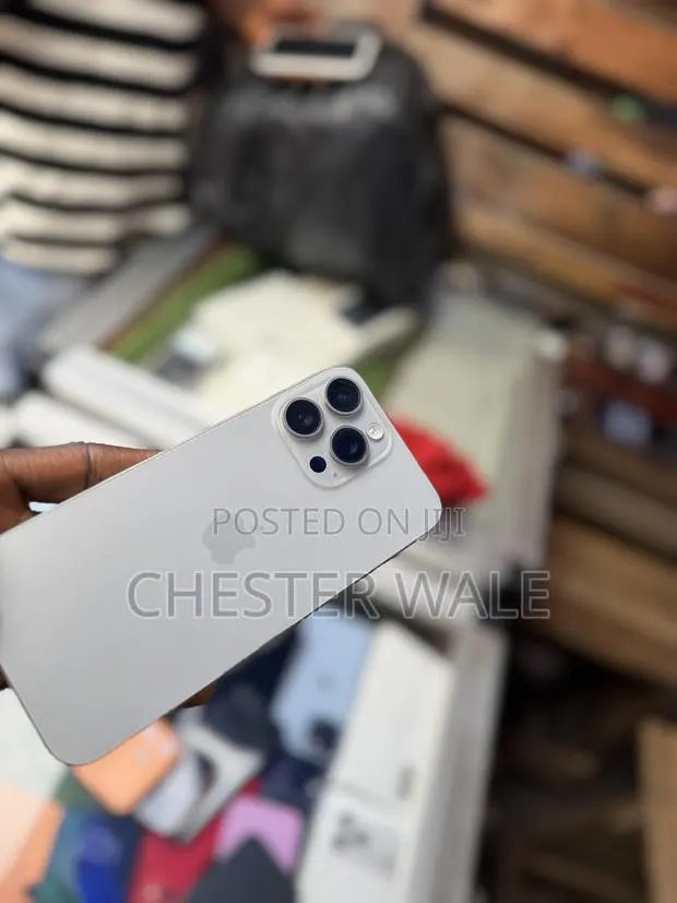 Apple iPhone 15 Pro Max 512 GB Gray · Photo 1