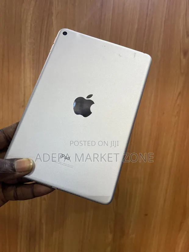Apple iPad mini 5 64 GB Silver · Photo 1