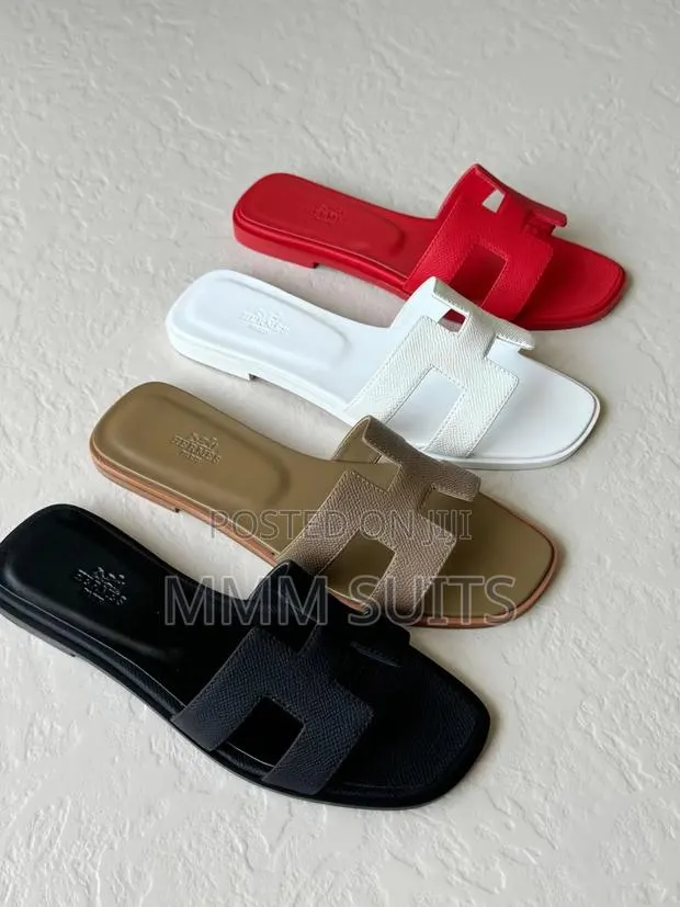 Highest Quality Ladies Hermes Slippers Fresh in Big Box in All White · Photo 1