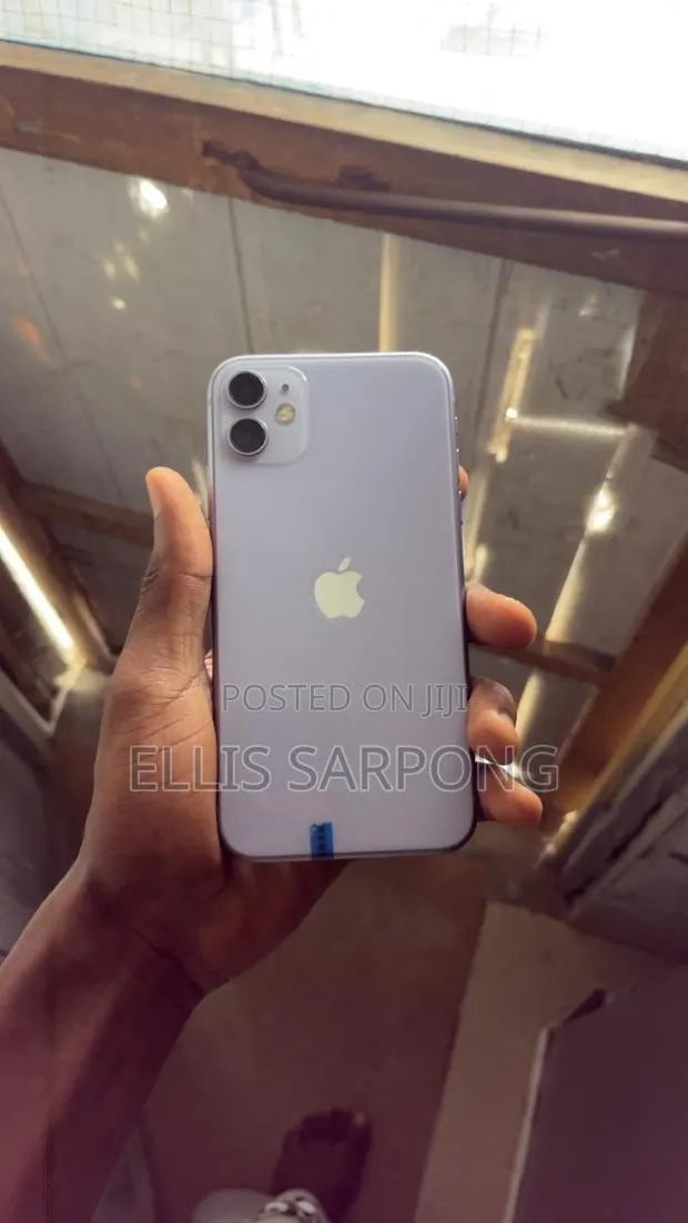 Apple iPhone 11 128 GB Purple · Photo 1
