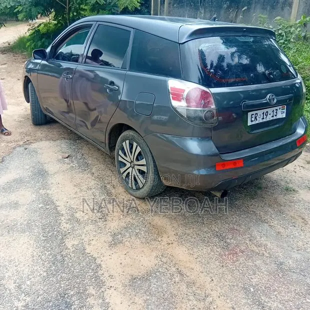 Toyota Matrix 2010 Gray · Photo 1