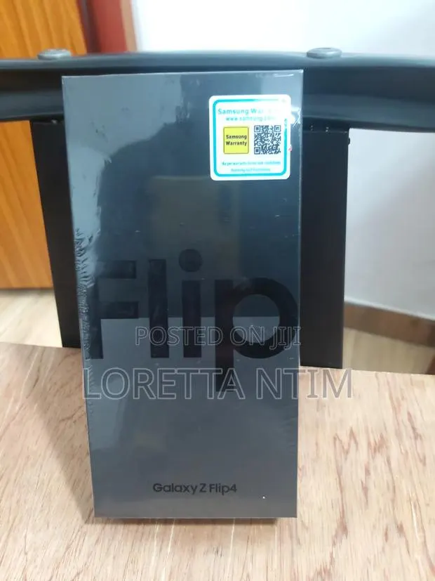 New Samsung Galaxy Z Flip4 256 GB Green · Photo 1