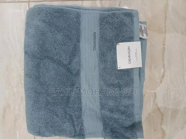 Calvin Klein Bath Towel · Photo 1