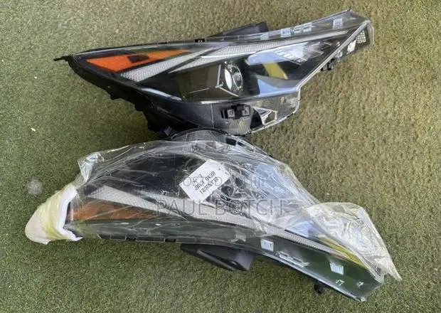 2021 Hyundai Elantra Headlights · Photo 1