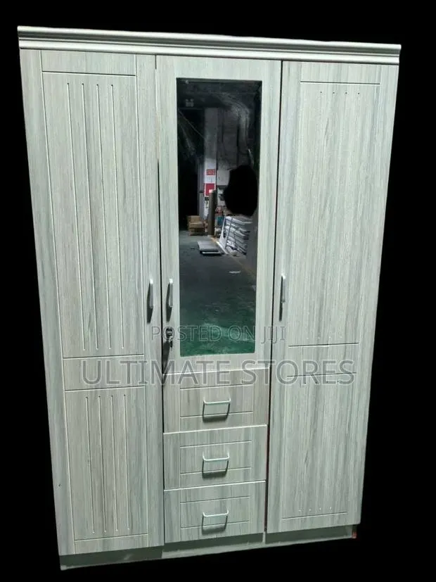 Foreign 3 in 1 Wardrobe(We Accept Payment on Delivery) · Photo 1