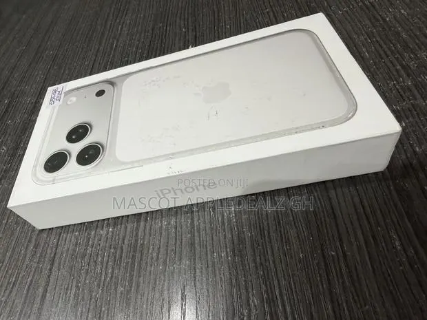 New Apple iPhone 17 Pro Max 256 GB Silver · Photo 1