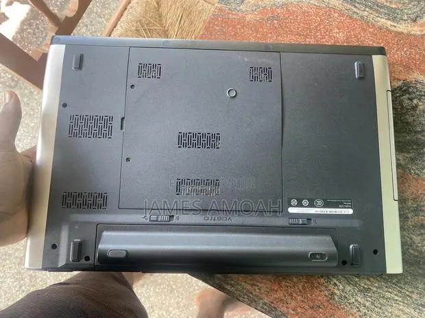 Laptop Dell Vostro 3700 2GB Intel Core i5 HDD 250GB · Photo 1