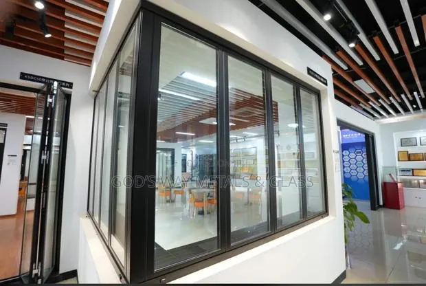 Glass Enclosure for Shops and Glass Doors · Photo 1