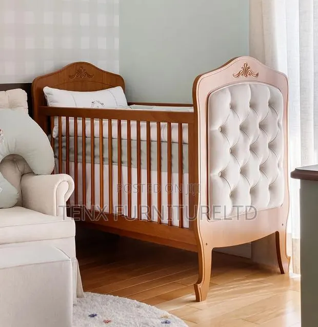 Baby/Kids Bed/Crib (Nóbile Wooden Crib) · Photo 1
