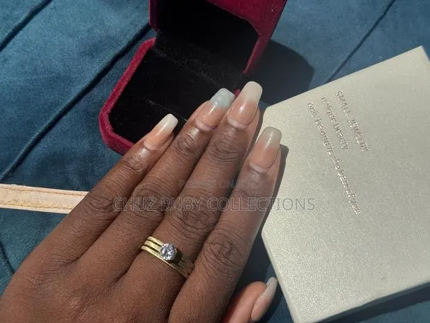 Gold Titanium Promise Rings · Photo 1