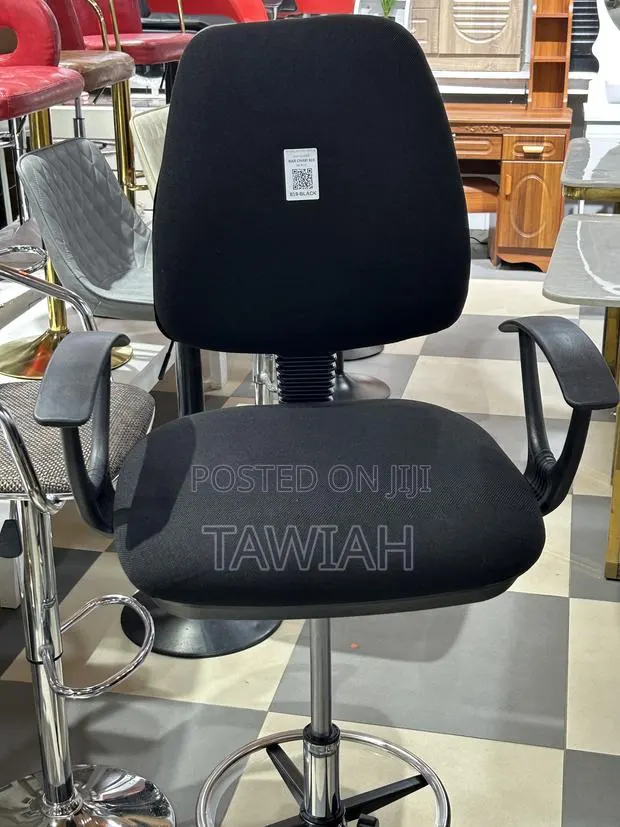 Adjustable Counter Chairs · Photo 1