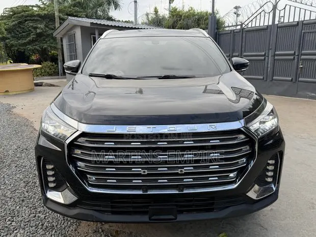 Jetour X90 Plus 1.6 FWD 2023 Black · Photo 1