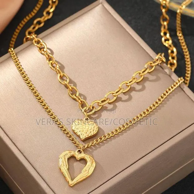 Two Hearts Twin Necklace · Photo 1