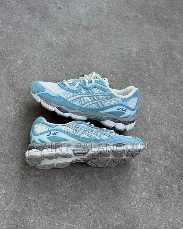 Light Blue and Cream ASICS Gel-Nyc Cream Arctic Sky Sneake · Photo 1