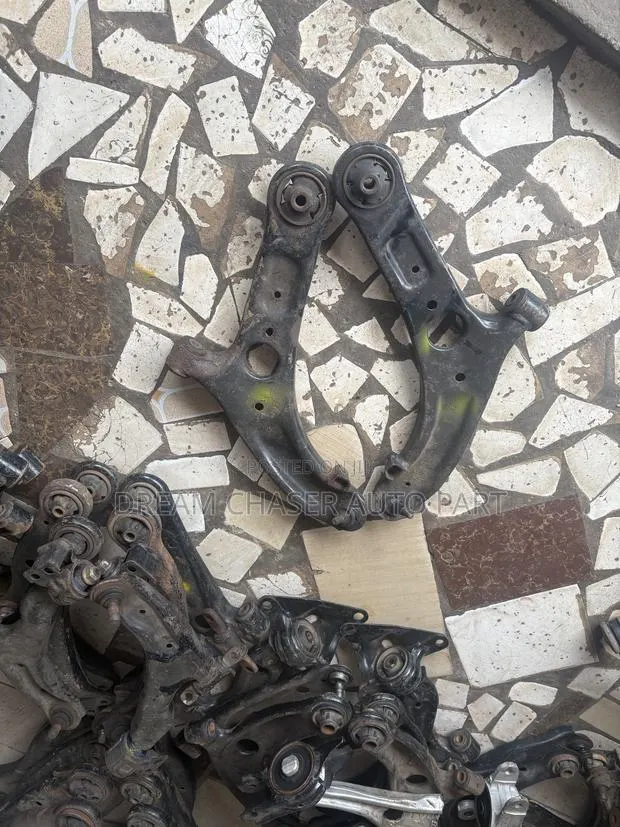 Oem Elantra 2013-2016 Lower Arm · Photo 1