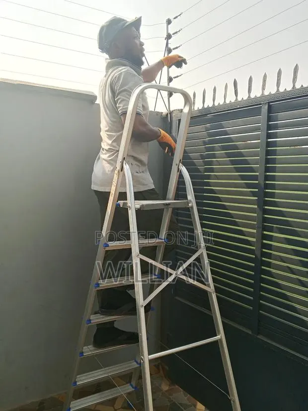 Electric Fence Work Installation · Photo 1