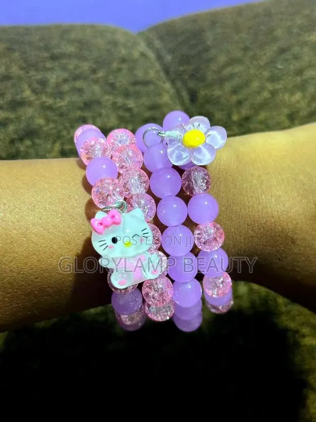 Trendy Handmade Glass Beaded Charm Bracelet · Photo 1